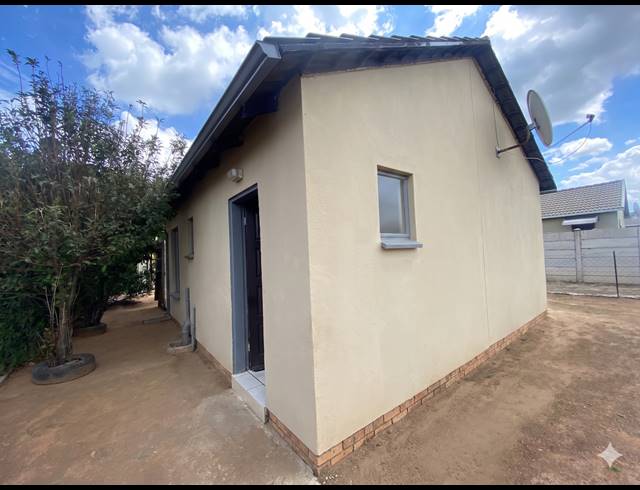 2 BEDROOM HOUSE FOR SALE IN SAVANNA CITY